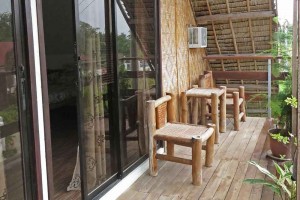 FlipFlopGlobetrotters.com - review Hotel Sisters Inn Moalboal Cebu Philippines