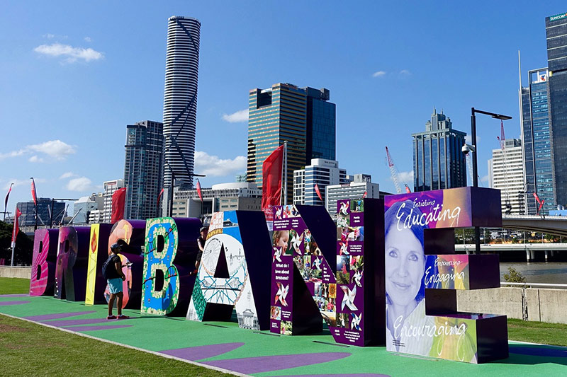 FlipFlopGlobetrotters.com - blog: Brisbane with kids - Brisbane sign