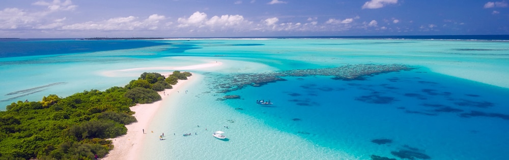 FlipFlopGlobetrotters - best travel drone guide - tropical beach